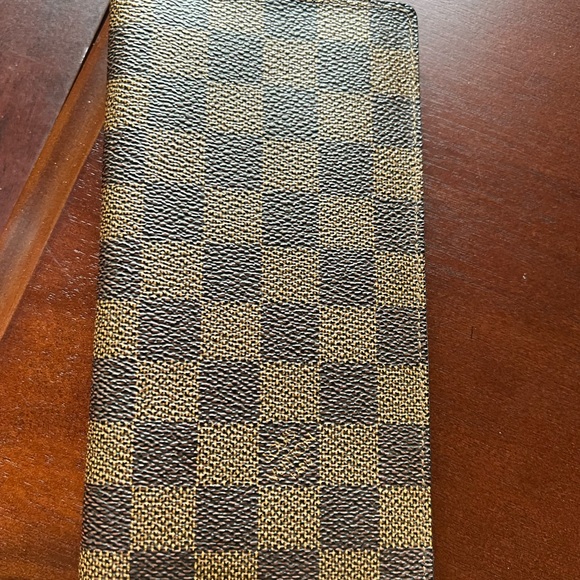 Great Condition Louis Vuitton Checkbook Wallet - Picture 5 of 13